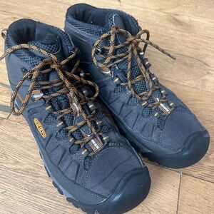 Keen Gray and Orange Men's Hiking Boots 10.5, great condition!